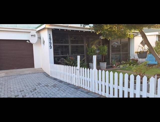 2 BEDROOM HOUSE FOR SALE IN SANDBAAI